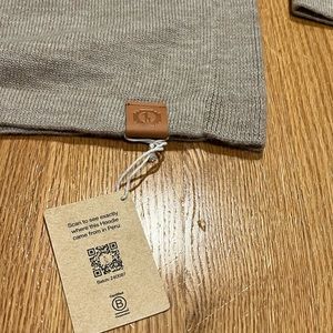 COPY - Mens PAKA dress sweater hoodie new never worn